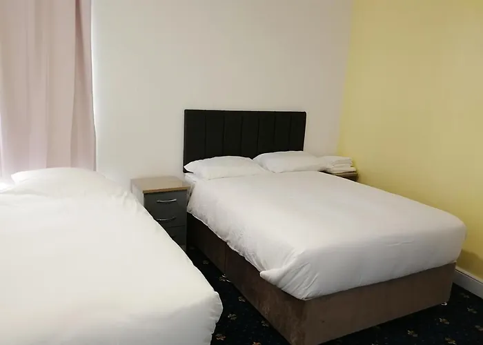 Maqs Bistro Hotel 2*