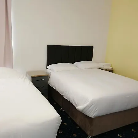 Maqs Bistro Hotel 2*